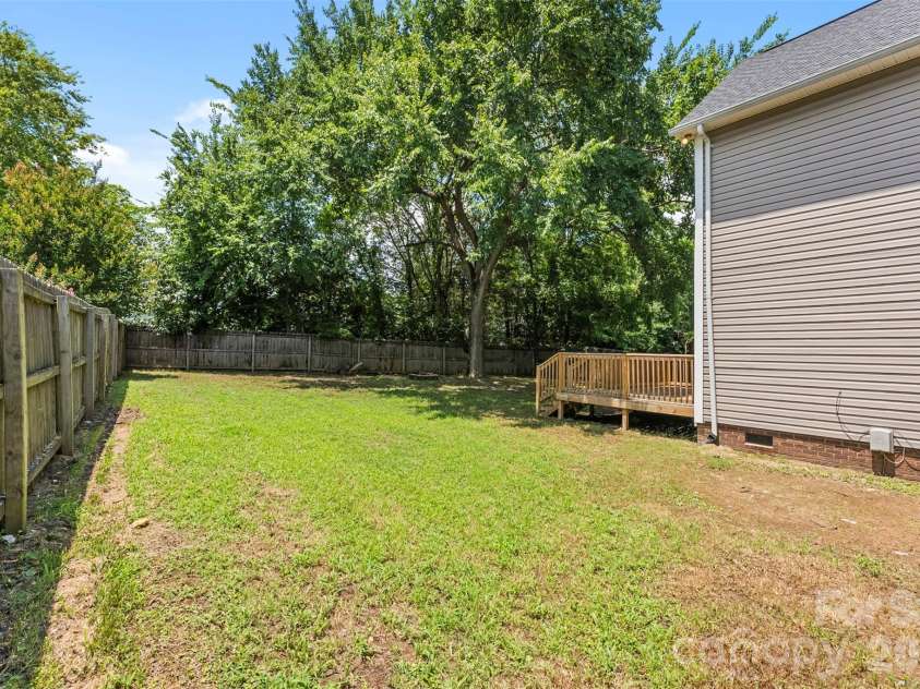 820 Saint Andrews Place, Concord, NC 28025.  MLS# CAR4399325, YatesRealty ID 38719. 