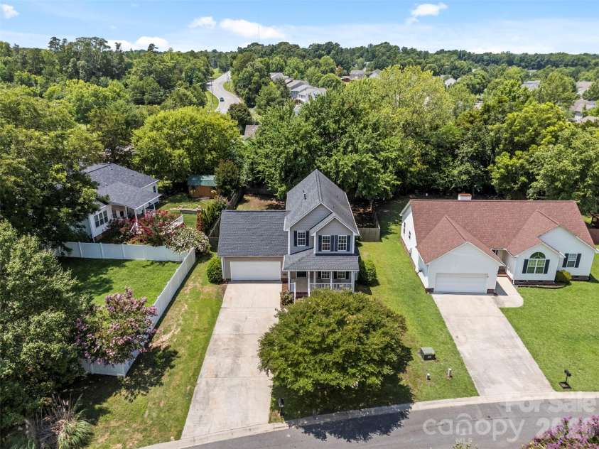 820 Saint Andrews Place, Concord, NC 28025.  MLS# CAR4399325, YatesRealty ID 38719. 