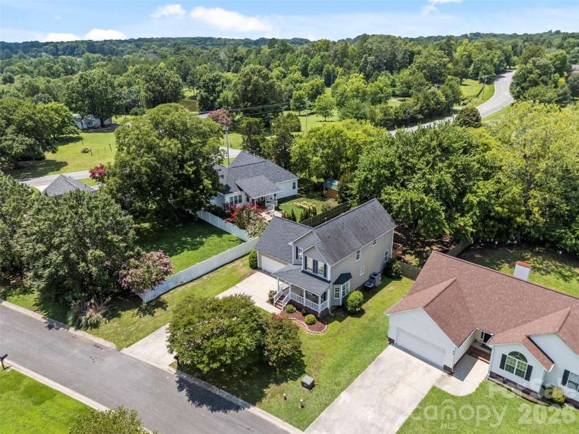820 Saint Andrews Place, Concord, NC 28025.  MLS# CAR4399325, YatesRealty ID 38719. 