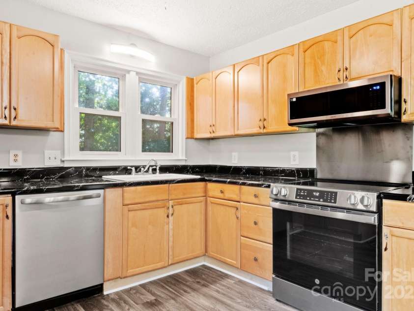 2508 Wood Star Court, Matthews, NC 28105.  MLS# CAR4277438, YatesRealty ID 3872. 