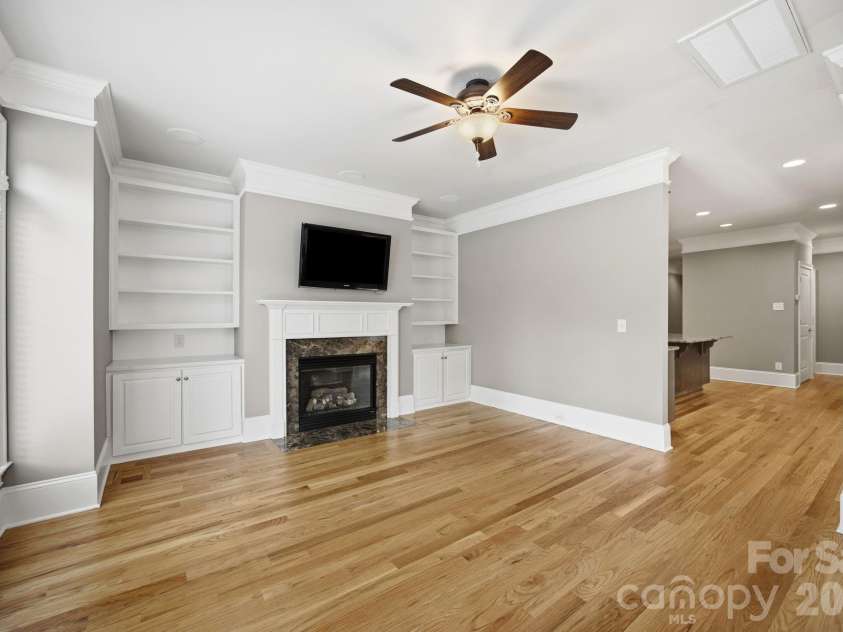 425 Spring Street, Davidson, NC 28036.  MLS# CAR4392088, YatesRealty ID 38721. 