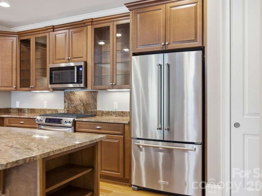425 Spring Street, Davidson, NC 28036.  MLS# CAR4392088, YatesRealty ID 38721. 