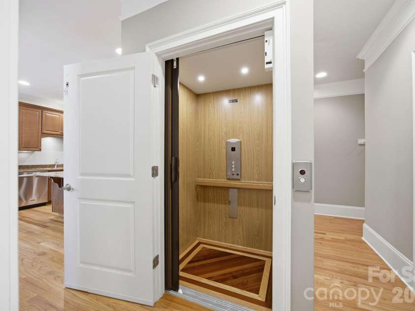 425 Spring Street, Davidson, NC 28036.  MLS# CAR4392088, YatesRealty ID 38721. 