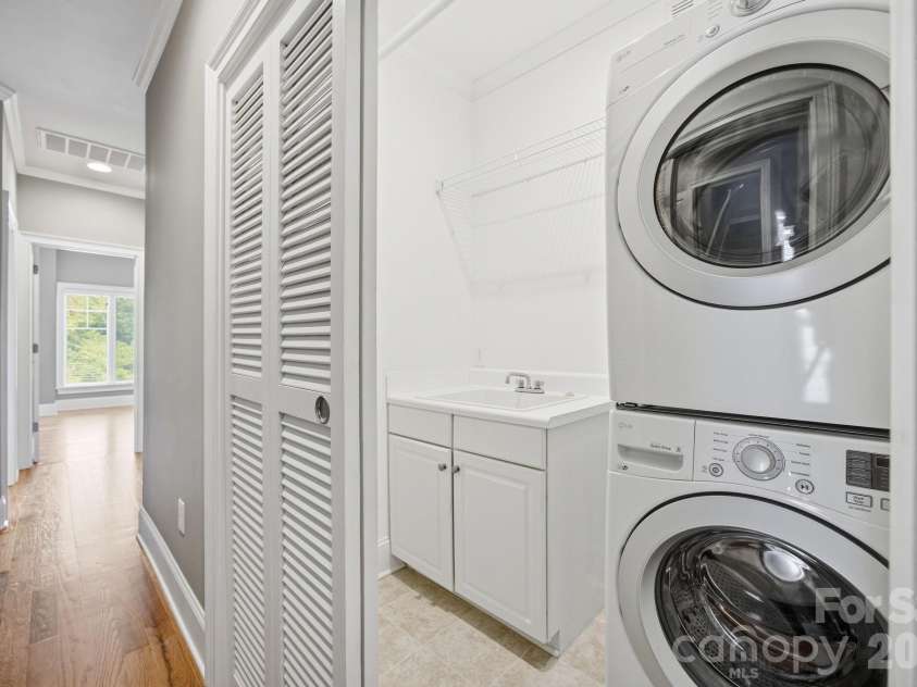 425 Spring Street, Davidson, NC 28036.  MLS# CAR4392088, YatesRealty ID 38721. 