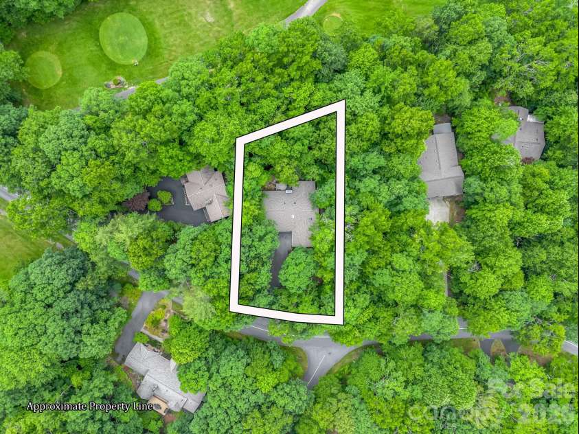 558 Middle Connestee Trail, Brevard, NC 28712.  MLS# CAR4391380, YatesRealty ID 38722. 