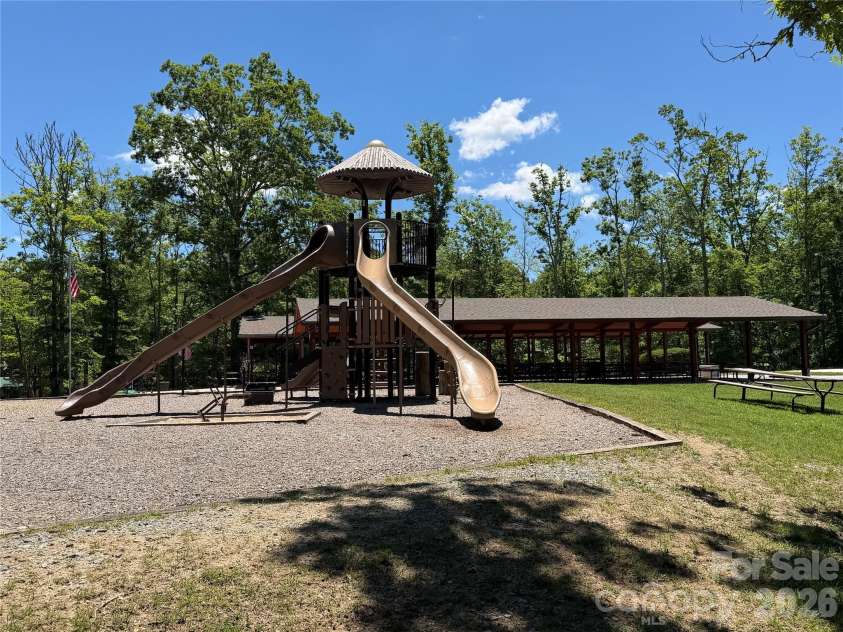 558 Middle Connestee Trail, Brevard, NC 28712.  MLS# CAR4391380, YatesRealty ID 38722. Park