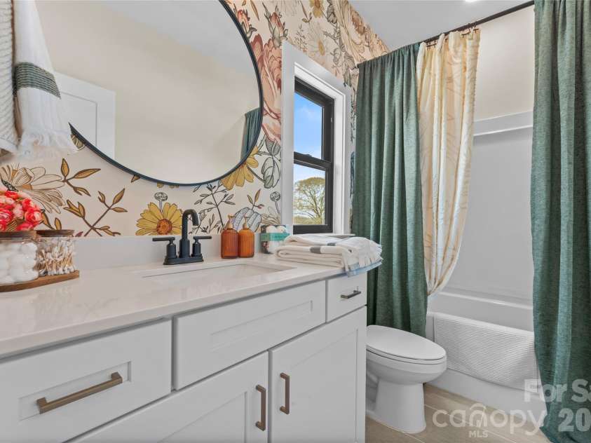 508 Mystic Park Alley, Huntersville, NC 28078.  MLS# CAR4352831, YatesRealty ID 38724. 2nd Bathroom
