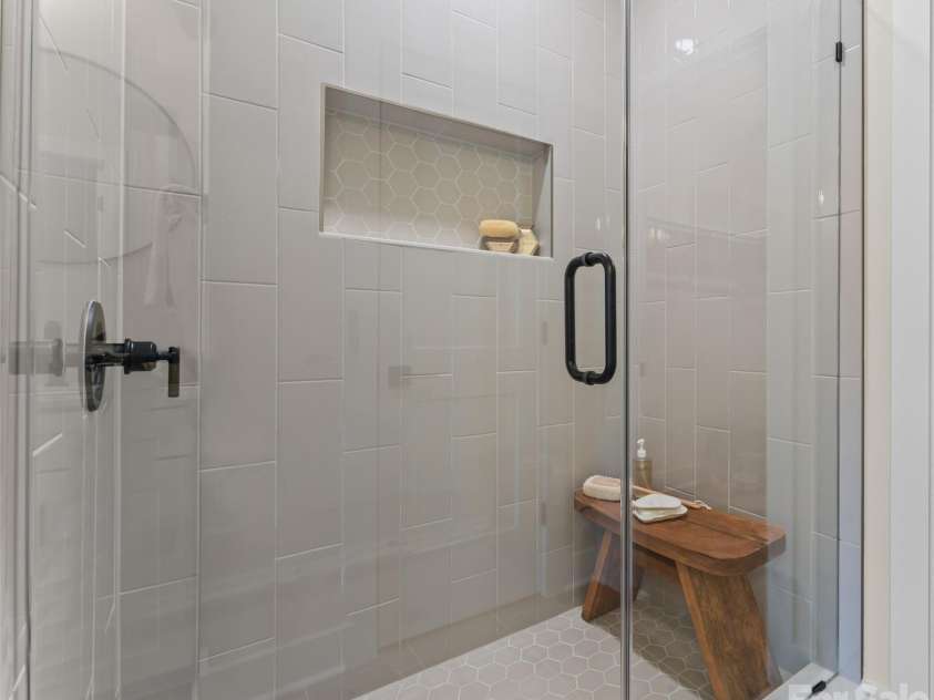 508 Mystic Park Alley, Huntersville, NC 28078.  MLS# CAR4352831, YatesRealty ID 38724. Primary Shower
