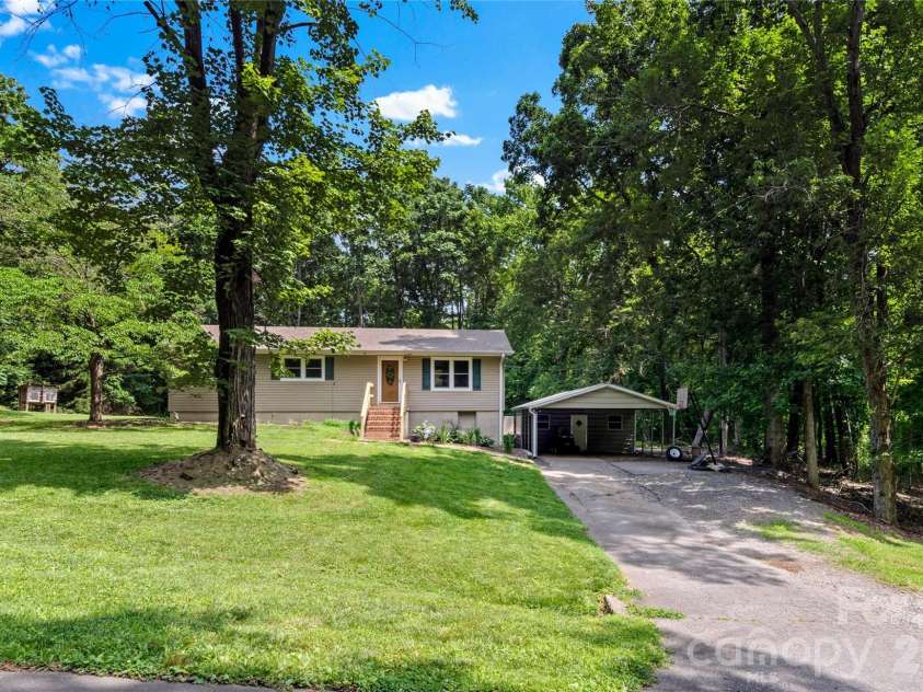 152 Blue Ridge Road, State Road, NC 28676.  MLS# CAR4397721, YatesRealty ID 38728. 