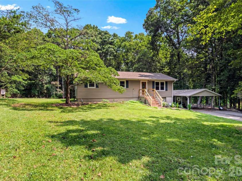 152 Blue Ridge Road, State Road, NC 28676.  MLS# CAR4397721, YatesRealty ID 38728. 