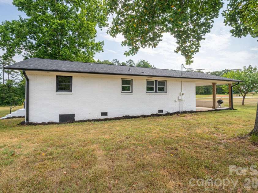 3331 Hog Hill Road, Vale, NC 28168.  MLS# CAR4401712, YatesRealty ID 38729. 