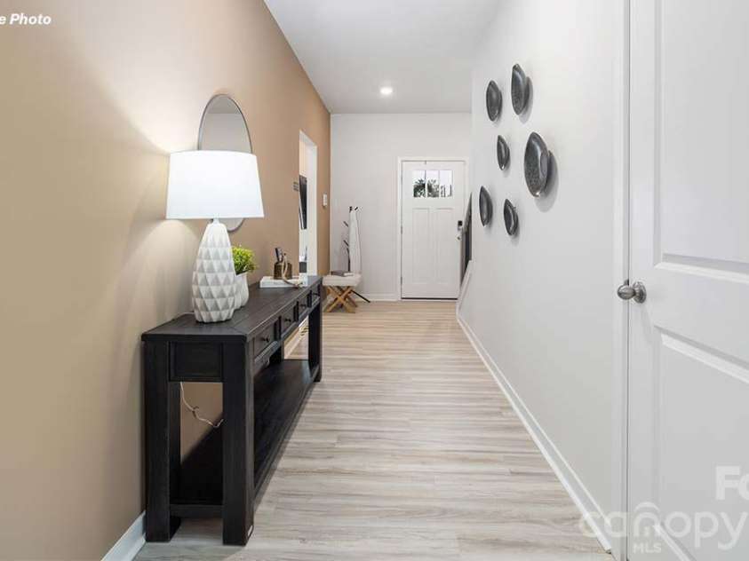 13145 Bristlehead Way, Charlotte, NC 28215.  MLS# CAR4321721, YatesRealty ID 3873. 