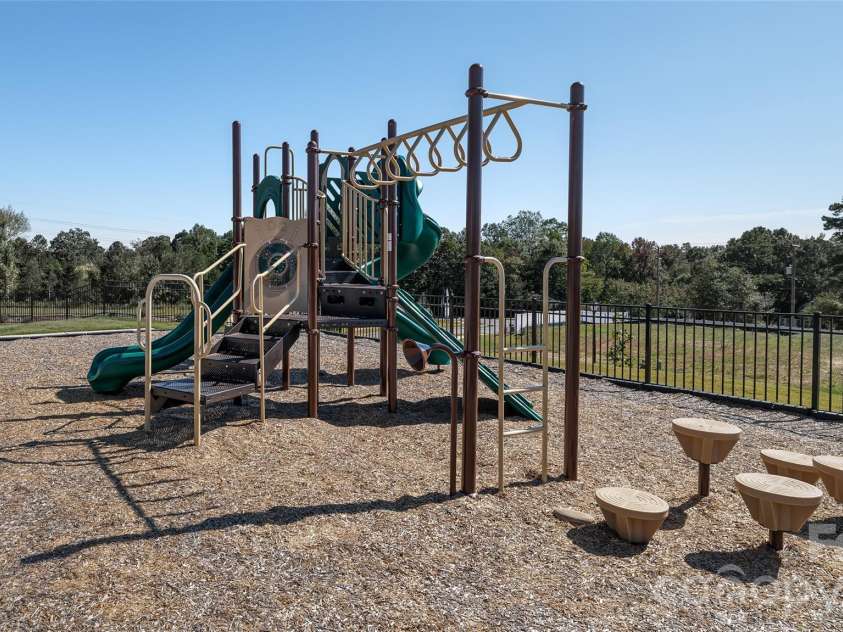 13145 Bristlehead Way, Charlotte, NC 28215.  MLS# CAR4321721, YatesRealty ID 3873. 