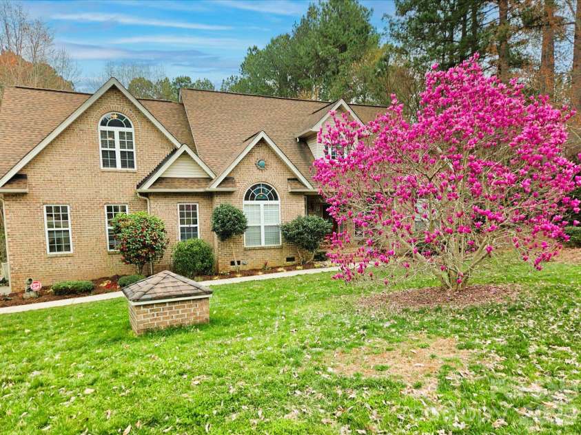 7184 Seagrass Circle, Denver, NC 28037.  MLS# CAR4352991, YatesRealty ID 3873. 