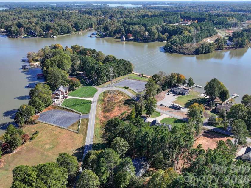 7184 Seagrass Circle, Denver, NC 28037.  MLS# CAR4352991, YatesRealty ID 3873. 