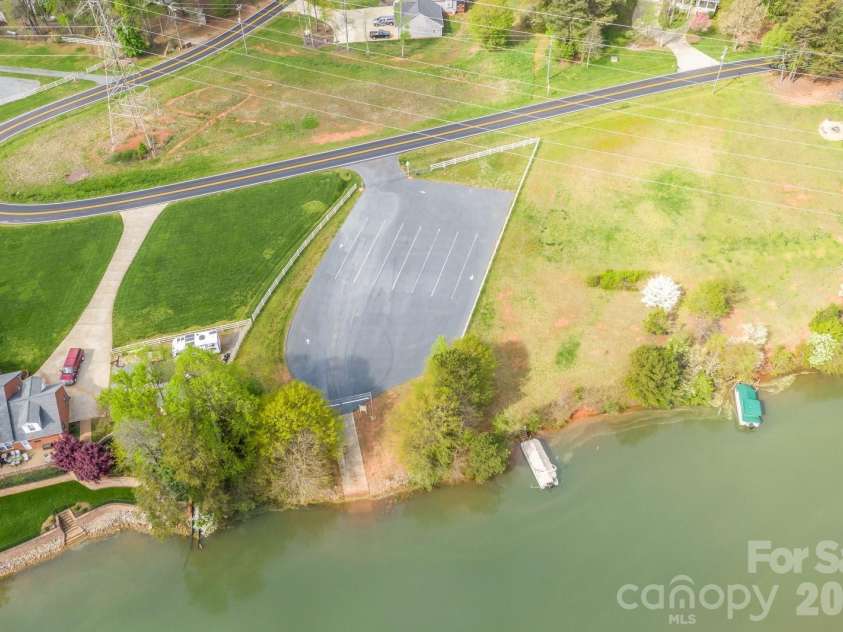 7184 Seagrass Circle, Denver, NC 28037.  MLS# CAR4352991, YatesRealty ID 3873. 