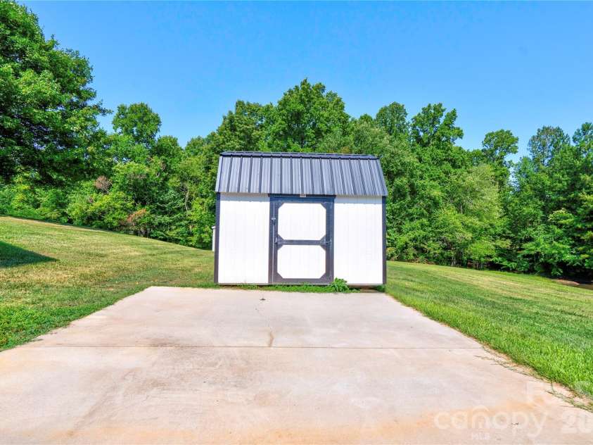 3010 Eaker Drive, Cherryville, NC 28021.  MLS# CAR4399577, YatesRealty ID 38730. 