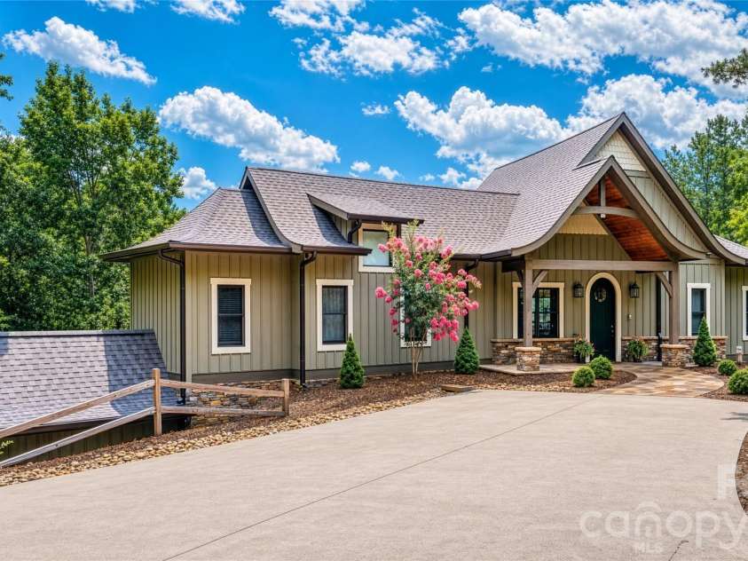 111 Lookout Point, Nebo, NC 28761.  MLS# CAR4403456, YatesRealty ID 38732. 