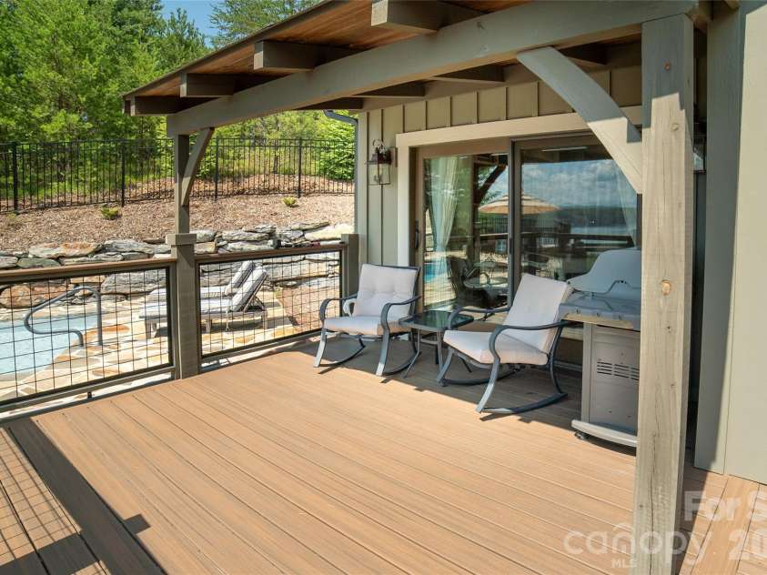 111 Lookout Point, Nebo, NC 28761.  MLS# CAR4403456, YatesRealty ID 38732. 