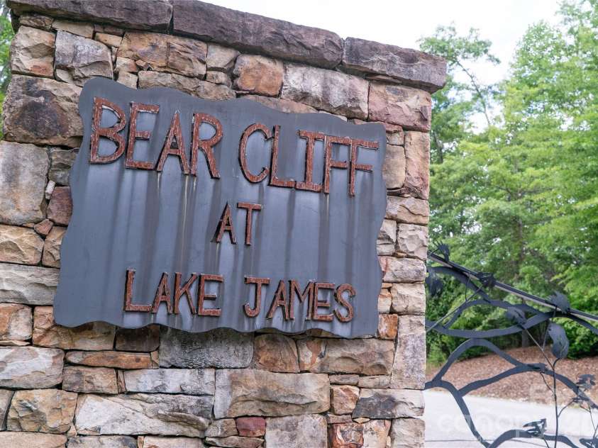 111 Lookout Point, Nebo, NC 28761.  MLS# CAR4403456, YatesRealty ID 38732. 