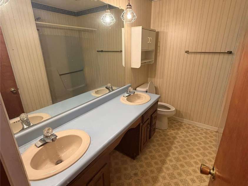 123 Valley Oaks Drive, Advance, NC 27006.  MLS# CAR4401704, YatesRealty ID 38733. 