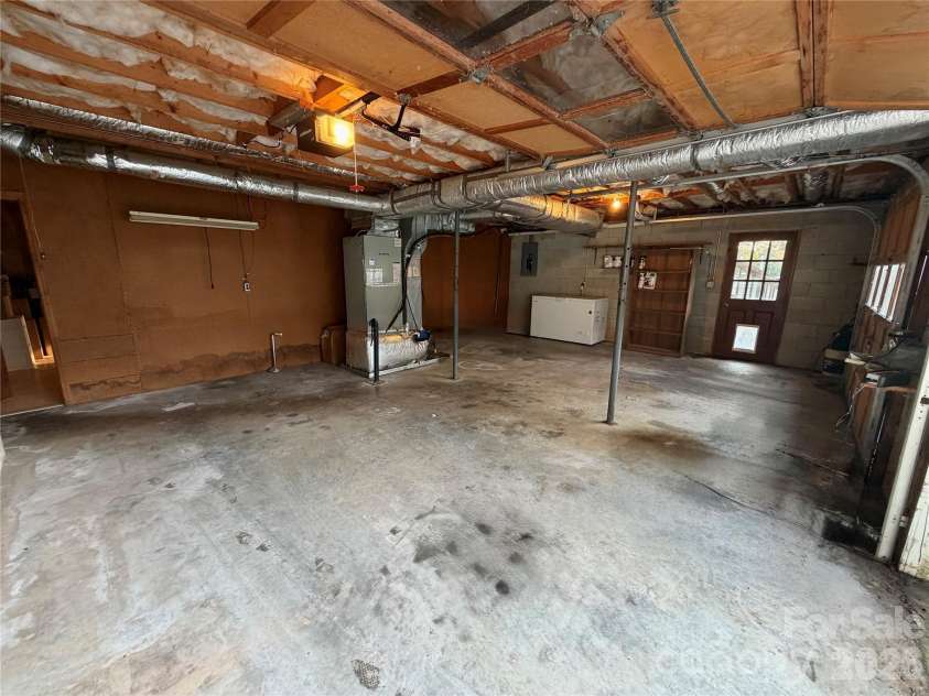123 Valley Oaks Drive, Advance, NC 27006.  MLS# CAR4401704, YatesRealty ID 38733. 