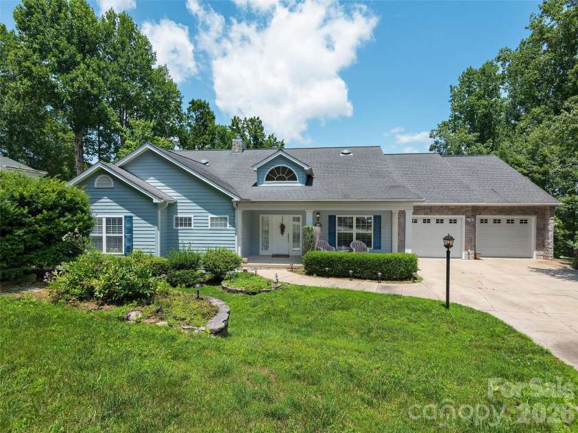 84 Red Cedar Drive, Hendersonville, NC 28792.  MLS# CAR4403937, YatesRealty ID 38735. 