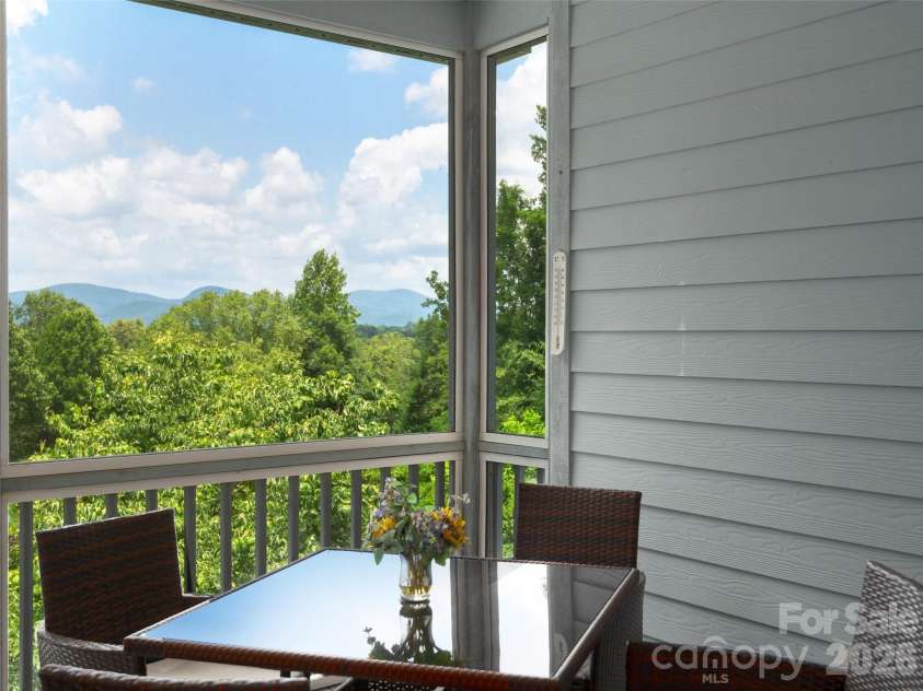 84 Red Cedar Drive, Hendersonville, NC 28792.  MLS# CAR4403937, YatesRealty ID 38735. 