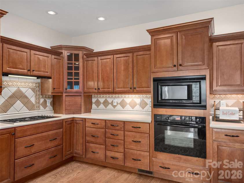 84 Red Cedar Drive, Hendersonville, NC 28792.  MLS# CAR4403937, YatesRealty ID 38735. 