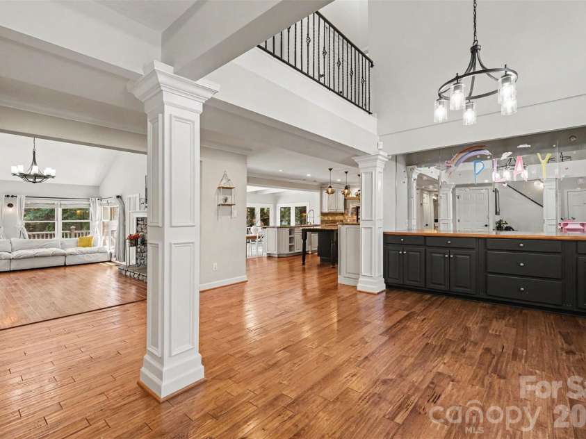 4444 3rd Street Lane, Hickory, NC 28601.  MLS# CAR4396385, YatesRealty ID 38736. 