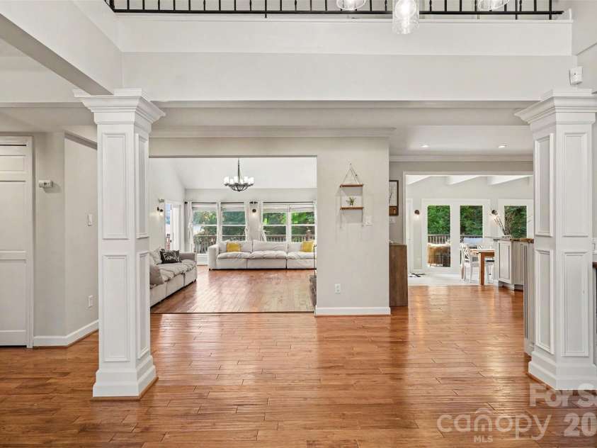 4444 3rd Street Lane, Hickory, NC 28601.  MLS# CAR4396385, YatesRealty ID 38736. 