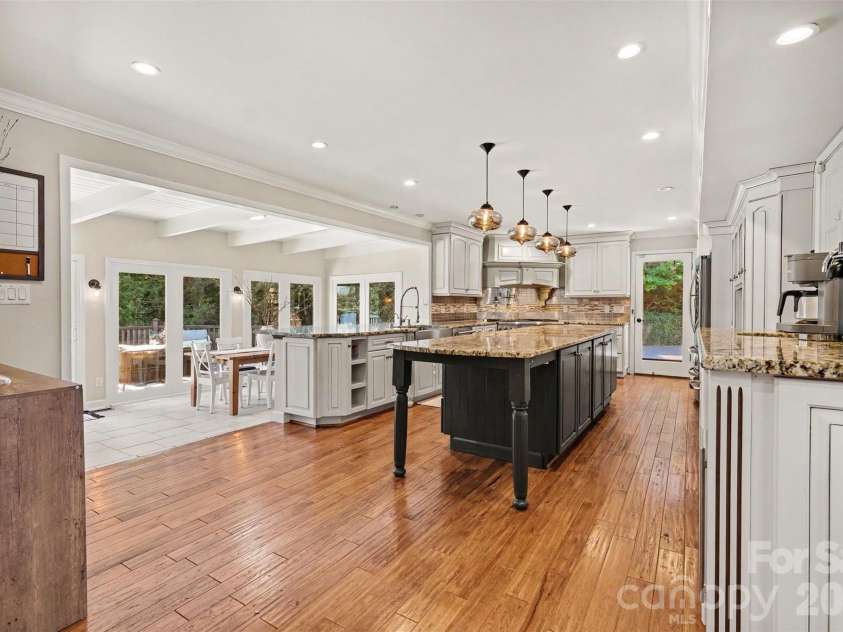 4444 3rd Street Lane, Hickory, NC 28601.  MLS# CAR4396385, YatesRealty ID 38736. 