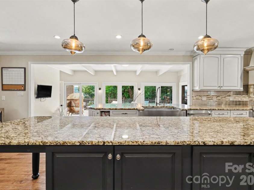 4444 3rd Street Lane, Hickory, NC 28601.  MLS# CAR4396385, YatesRealty ID 38736. 