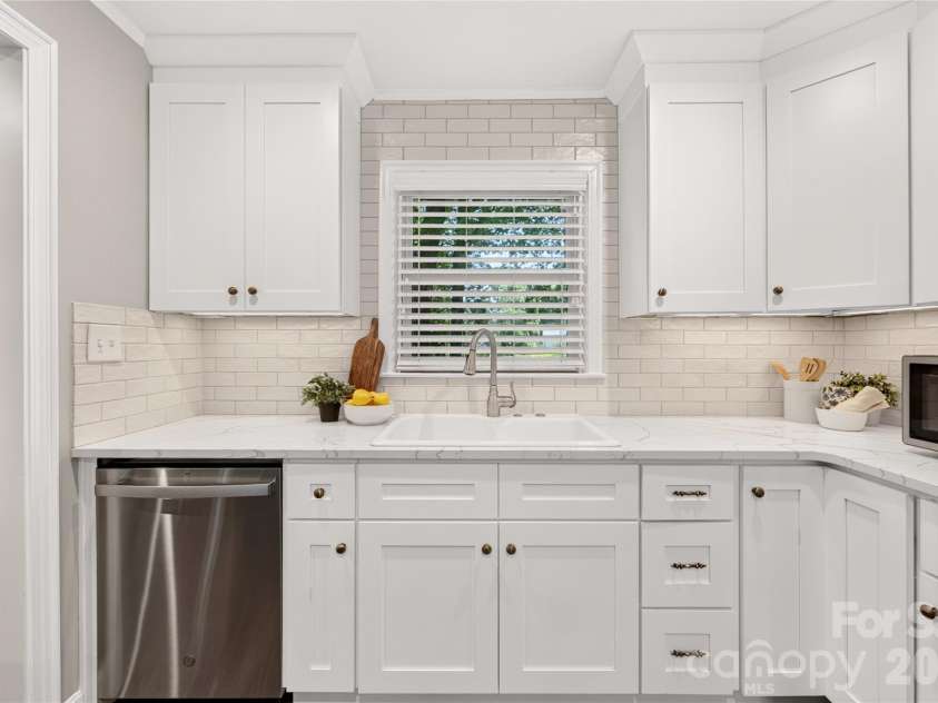 5001 Milford Road, Charlotte, NC 28210.  MLS# CAR4403484, YatesRealty ID 38737. 