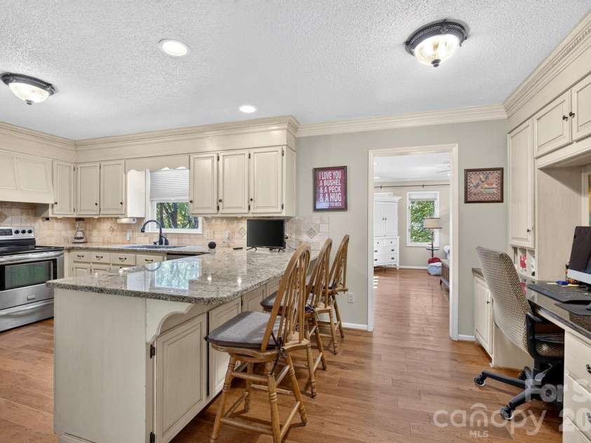 1001 Plantation Drive, Lenoir, NC 28645.  MLS# CAR4405455, YatesRealty ID 38738. 
