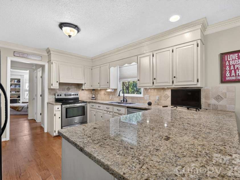 1001 Plantation Drive, Lenoir, NC 28645.  MLS# CAR4405455, YatesRealty ID 38738. 