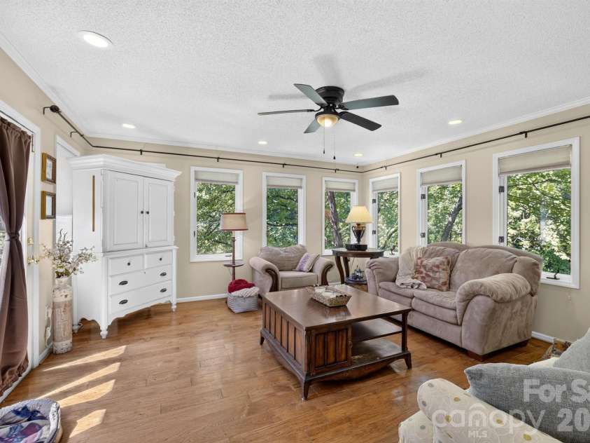 1001 Plantation Drive, Lenoir, NC 28645.  MLS# CAR4405455, YatesRealty ID 38738. 