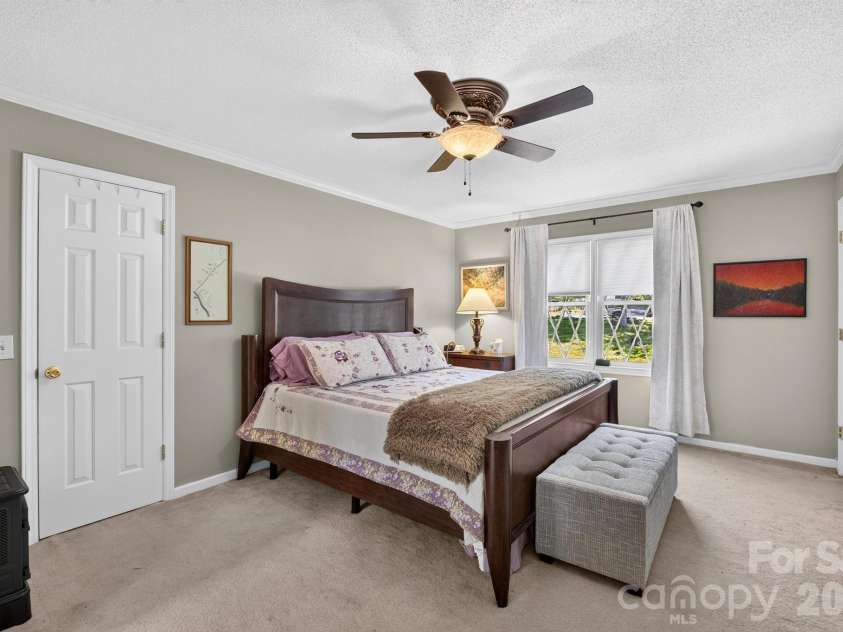 1001 Plantation Drive, Lenoir, NC 28645.  MLS# CAR4405455, YatesRealty ID 38738. 