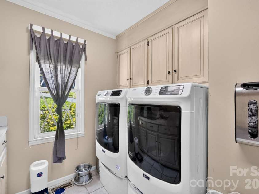 1001 Plantation Drive, Lenoir, NC 28645.  MLS# CAR4405455, YatesRealty ID 38738. 
