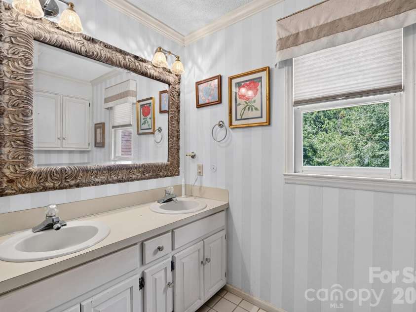 1001 Plantation Drive, Lenoir, NC 28645.  MLS# CAR4405455, YatesRealty ID 38738. 