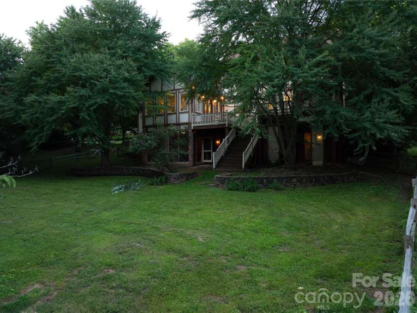 1001 Plantation Drive, Lenoir, NC 28645.  MLS# CAR4405455, YatesRealty ID 38738. 
