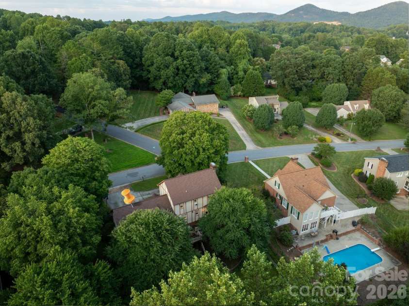 1001 Plantation Drive, Lenoir, NC 28645.  MLS# CAR4405455, YatesRealty ID 38738. 