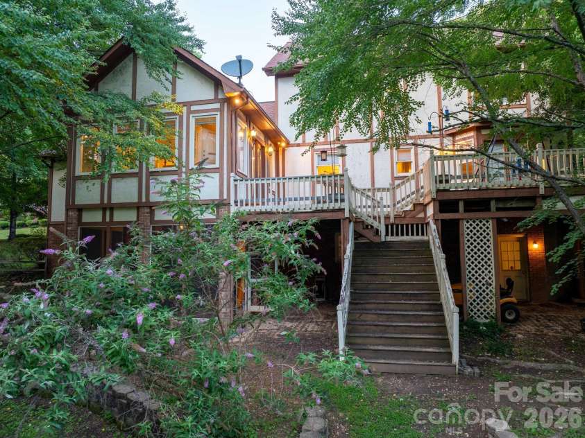 1001 Plantation Drive, Lenoir, NC 28645.  MLS# CAR4405455, YatesRealty ID 38738. 