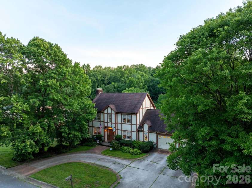 1001 Plantation Drive, Lenoir, NC 28645.  MLS# CAR4405455, YatesRealty ID 38738. 