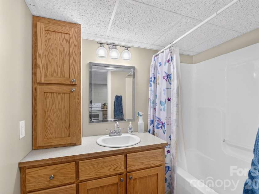 1001 Plantation Drive, Lenoir, NC 28645.  MLS# CAR4405455, YatesRealty ID 38738. Basement full bathroom