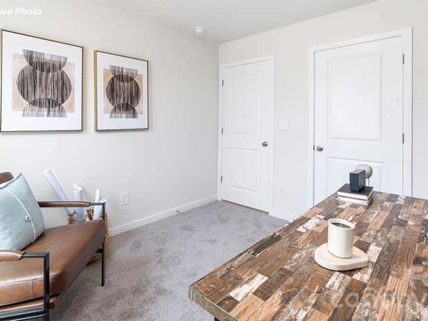 15151 Puffin Court, Charlotte, NC 28215.  MLS# CAR4327410, YatesRealty ID 3874. 