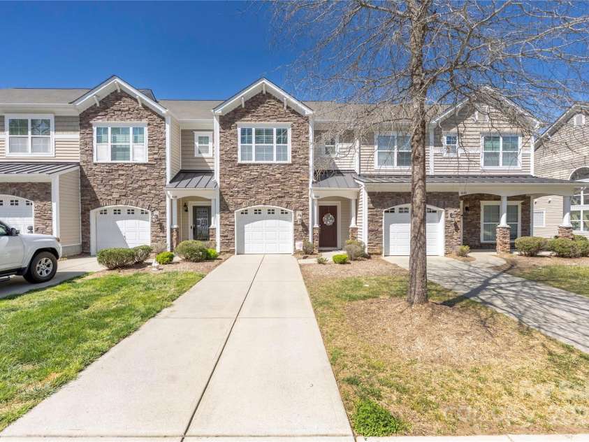 4644 Craigmoss Lane, Charlotte, NC 28278.  MLS# CAR4240077, YatesRealty ID 3874. 