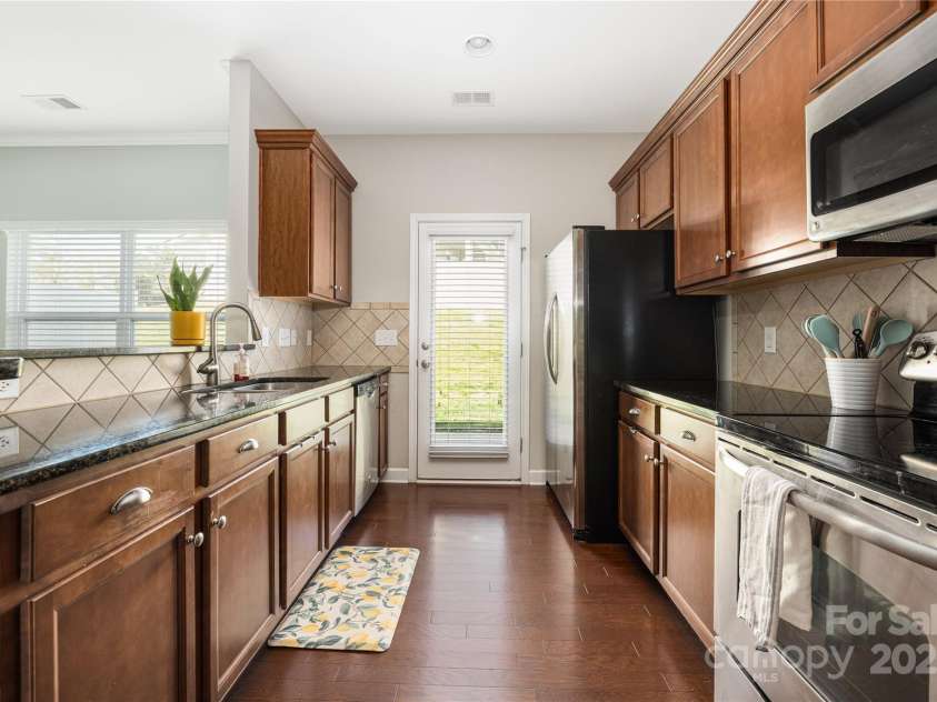 4644 Craigmoss Lane, Charlotte, NC 28278.  MLS# CAR4240077, YatesRealty ID 3874. 