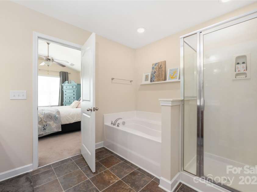 4644 Craigmoss Lane, Charlotte, NC 28278.  MLS# CAR4240077, YatesRealty ID 3874. 