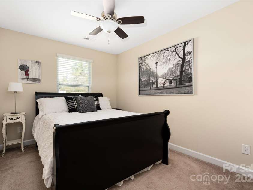 4644 Craigmoss Lane, Charlotte, NC 28278.  MLS# CAR4240077, YatesRealty ID 3874. 